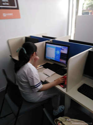 小步教育信息咨詢 為教育之路點亮明燈